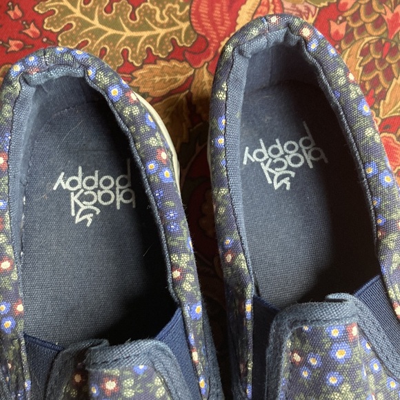 Canvas slip-on Womens RN092203 Black Poppy Size 6 Navy/Dark Blue Cute! - Picture 4 of 4